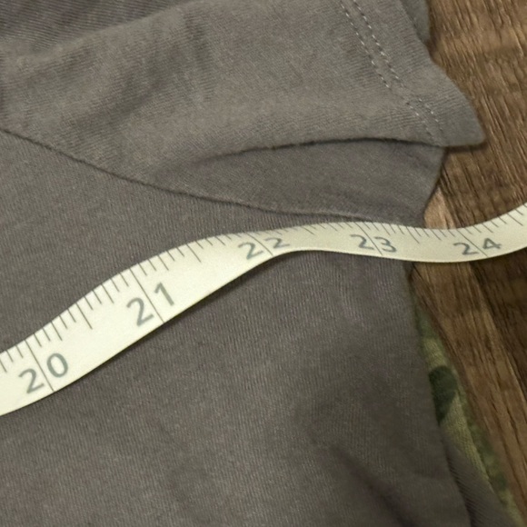 TWO (2) TALL XLT OLD NAVY XL EveryWear T-shirts Tee tops 1- Camo, 1- gray long - Picture 12 of 15